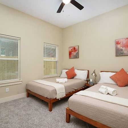 Spacious, Sleeps 6, St Phillips, King Bed 圣安东尼奥 外观 照片