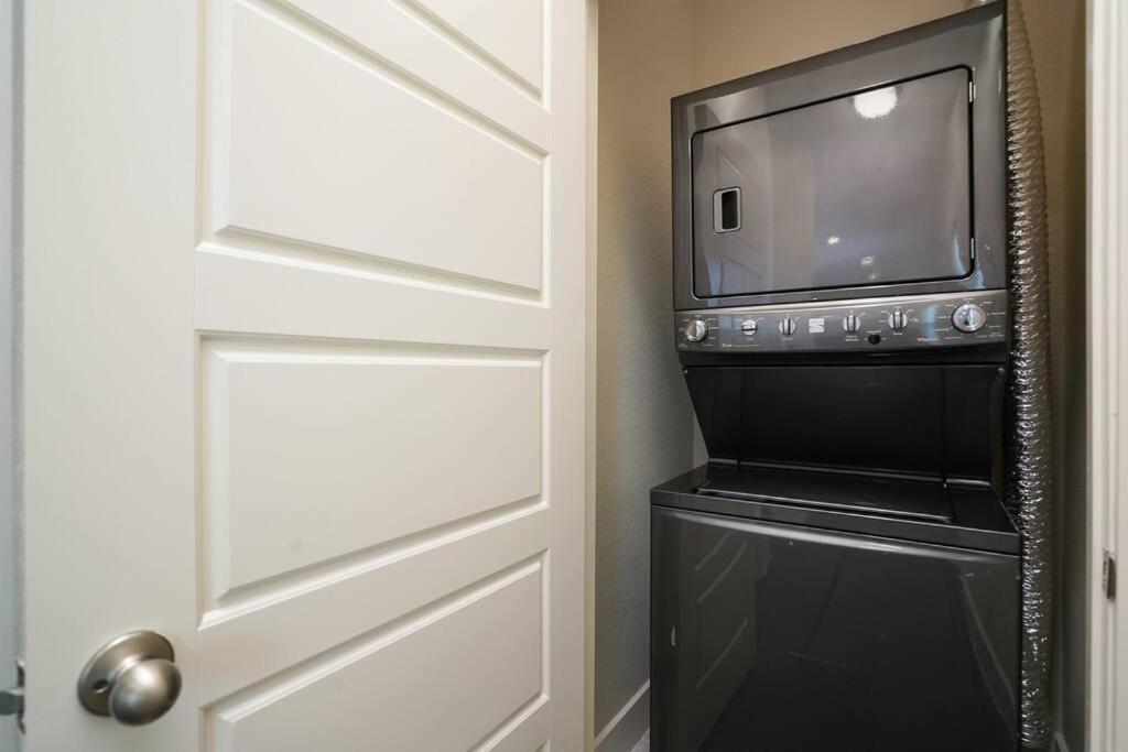 Spacious, Sleeps 6, St Phillips, King Bed 圣安东尼奥 外观 照片